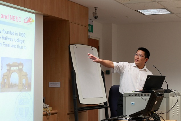刘志祥教授在南洋理工大学做成人色情
报告